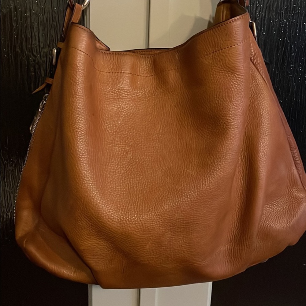 Authentic Large Prada bag. - Picture 4 of 8